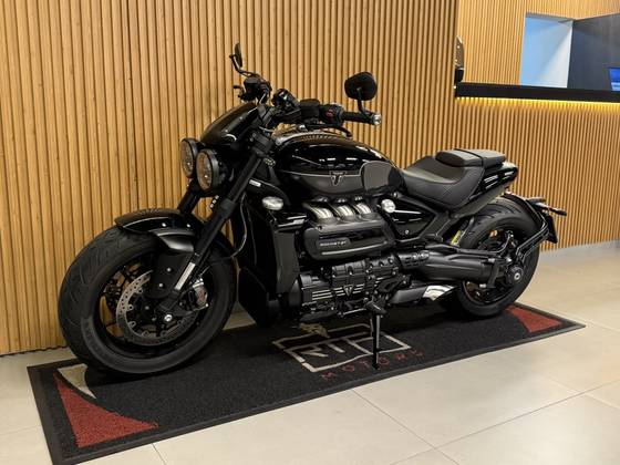 TRIUMPH ROCKET III GT 